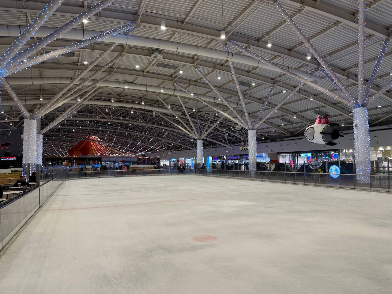 Каток Mega Ice