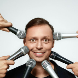 Виктор Комаров