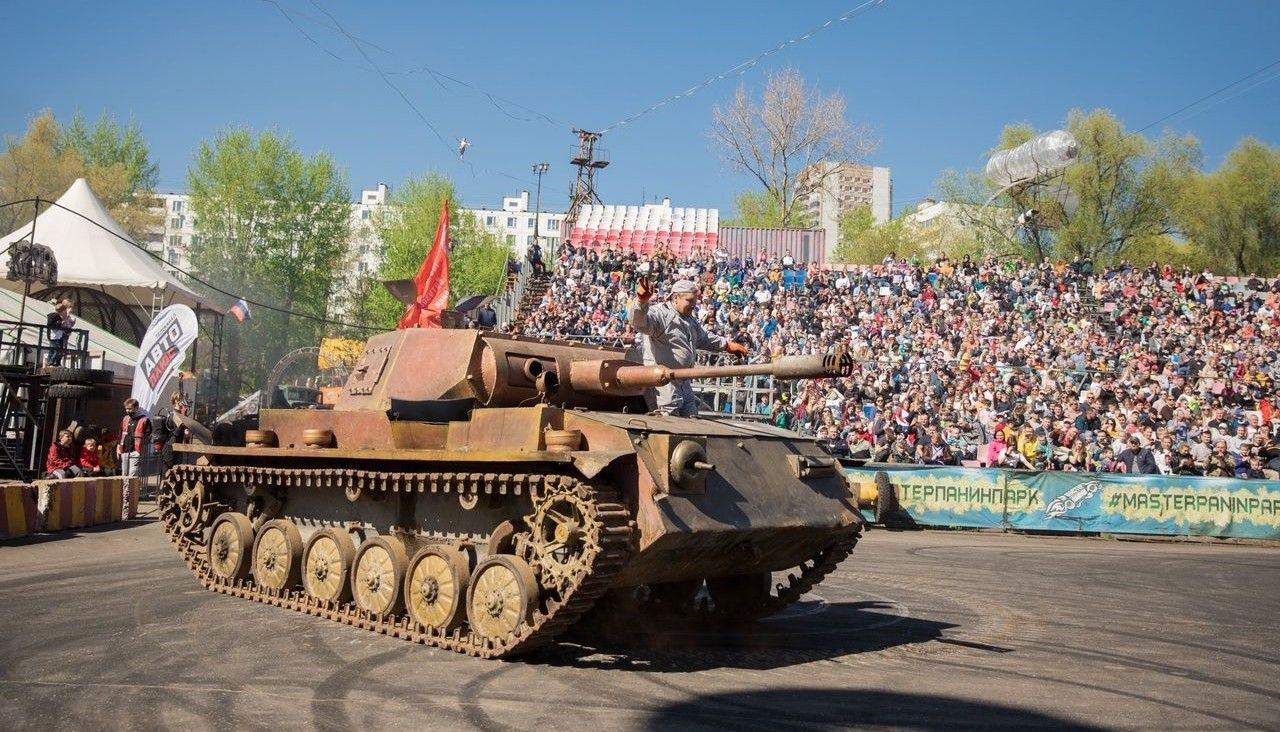 Монстр Траки против Танков