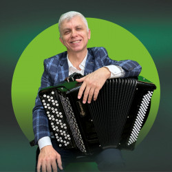Баянист Сергей Быков